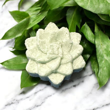 Load image into Gallery viewer, 🌿 Egyptian Miracles Aloe Vera & White Floral Shampoo Bar 🌿 ✨ Vegan & Cruelty-Free – Never tested on animals | Free Reusable Bag & Container | Free Shampoo Bar Dish